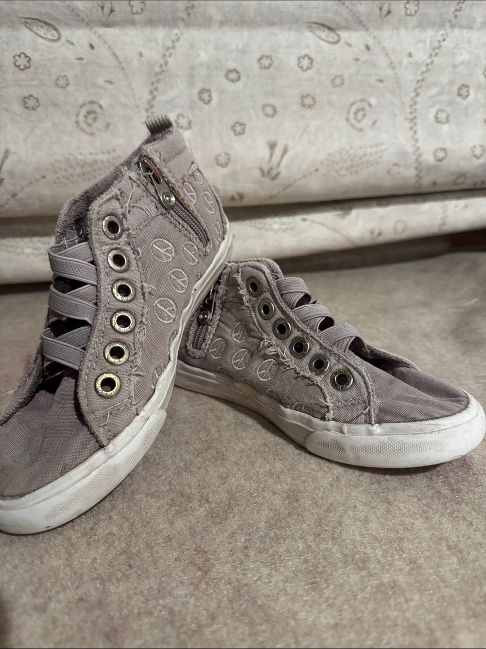 Blowfish Kids Gray Canvas High-Top Sneakers